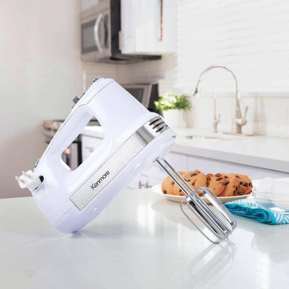 KENMORE Kenmore 5-Speed Hand Mixer / Beater / Blender, White, 250W, with Clip-on Accessory Storage Case