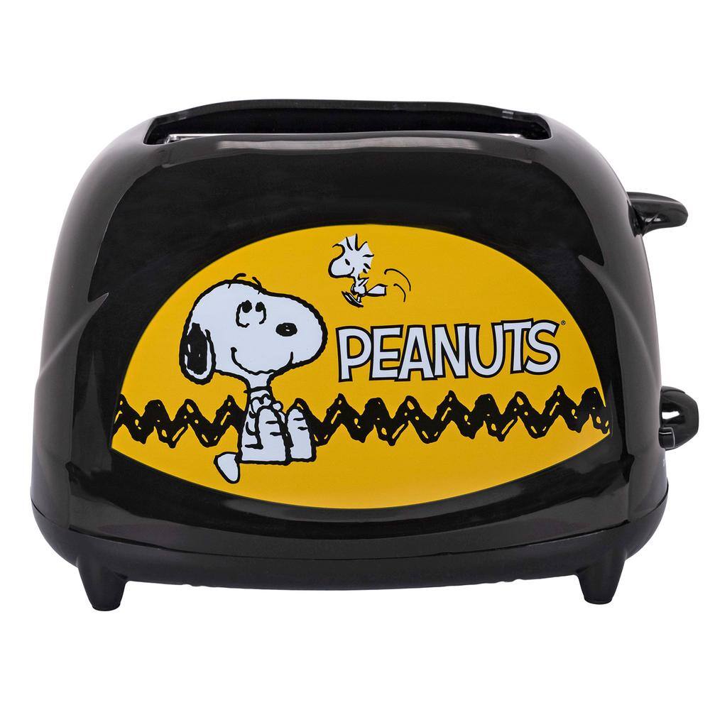 Uncanny Brands Black Peanuts Snoopy 2-Slice Toaster