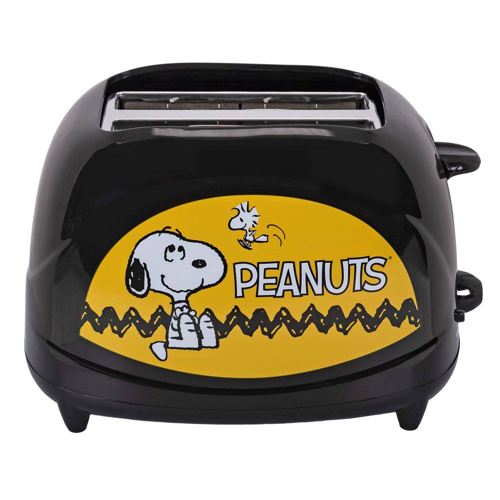 Uncanny Brands Black Peanuts Snoopy 2-Slice Toaster