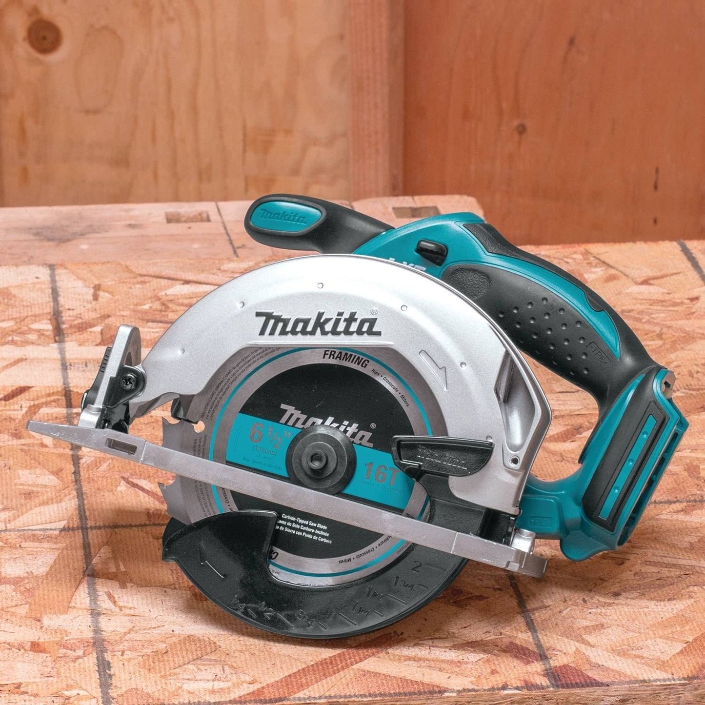 Makita  18V LXT Lithium-Ion Cordless 6-1/2 in. Lightweight Circular Saw and General Purpose Blade (Tool-Only)