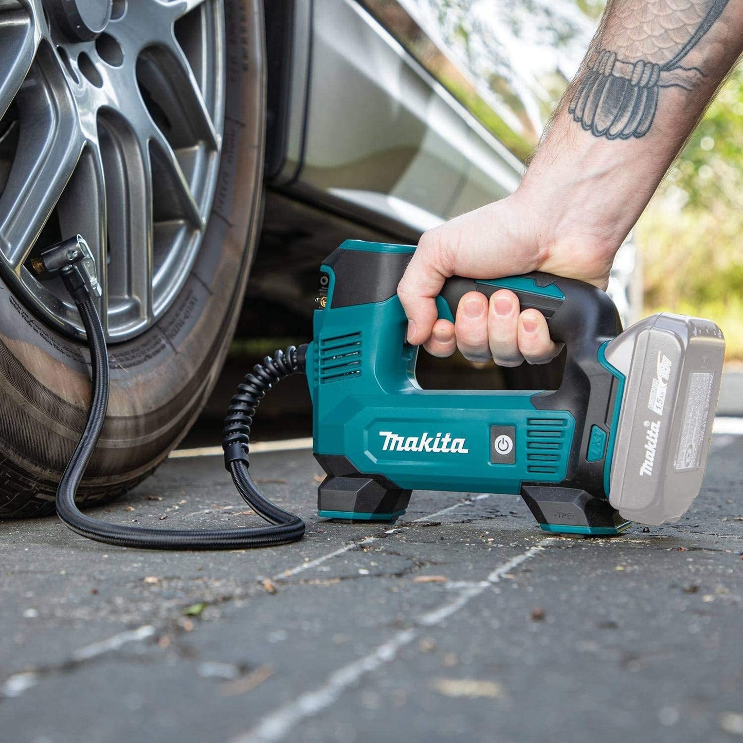 Makita  18V LXT Lithium-Ion Cordless Inflator (Tool-Only)