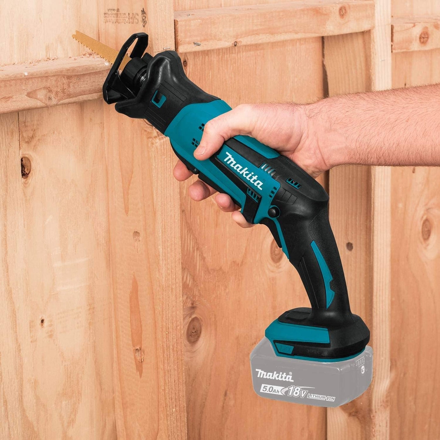 Makita  18V LXT Lithium-Ion Cordless Variable Speed Lightweight Compact Reciprocating Saw with Built-in LED (Tool-Only)