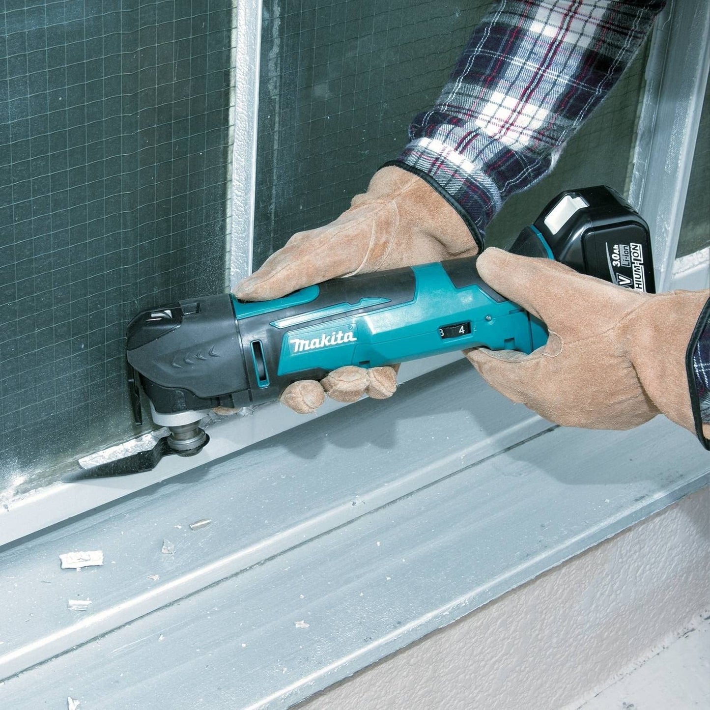 Makita  18V LXT Lithium-Ion Cordless Variable Speed Oscillating Multi-Tool (Tool-Only) With Blade and Accessory Adapters