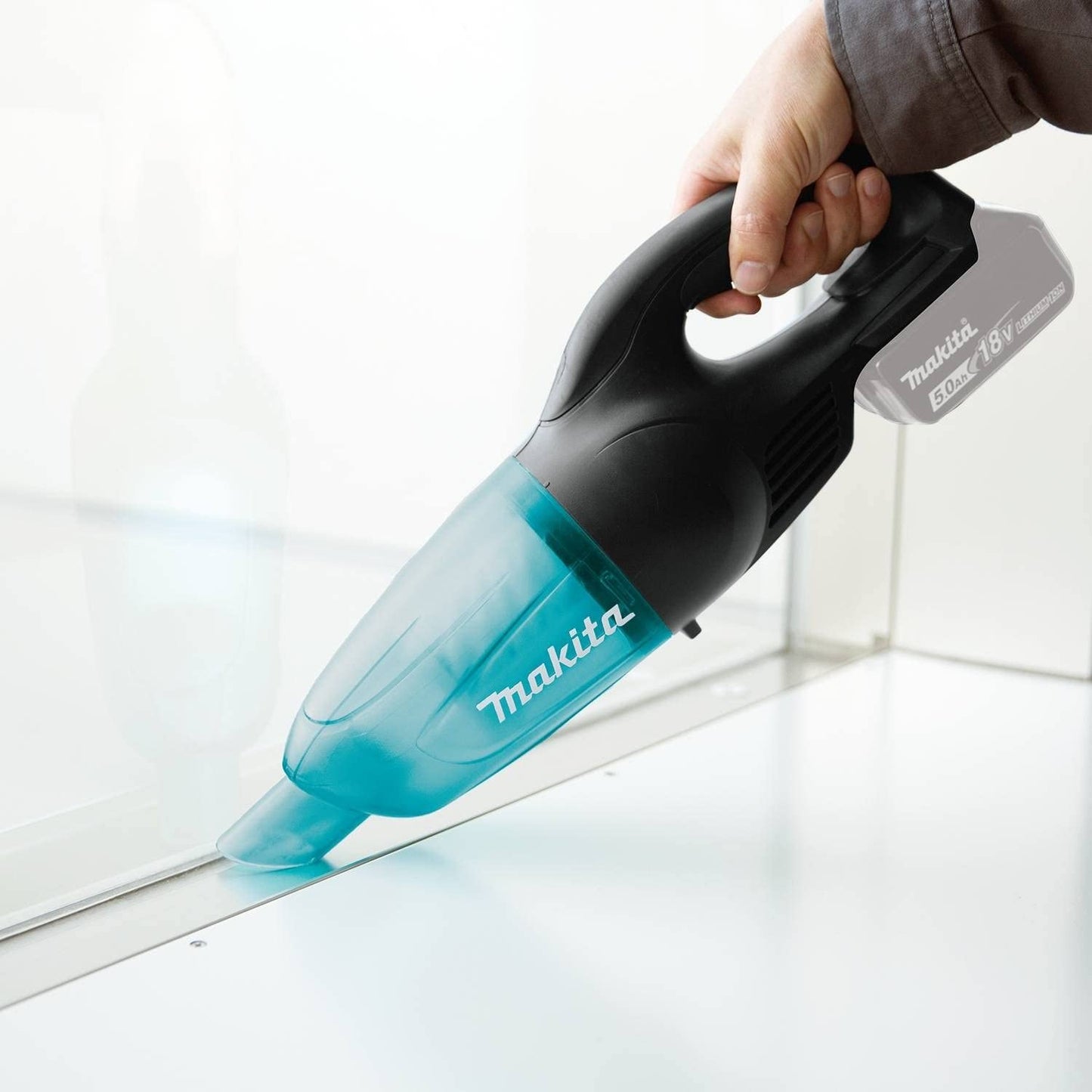 Makita  18V LXT Lithium-ion Handheld Cordless Vacuum (Tool-Only)