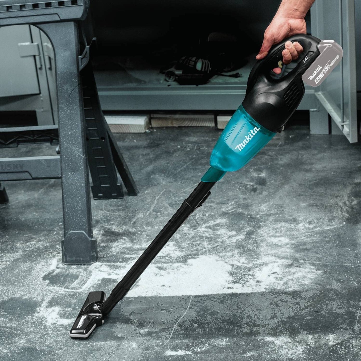 Makita  18V LXT Lithium-ion Handheld Cordless Vacuum (Tool-Only)