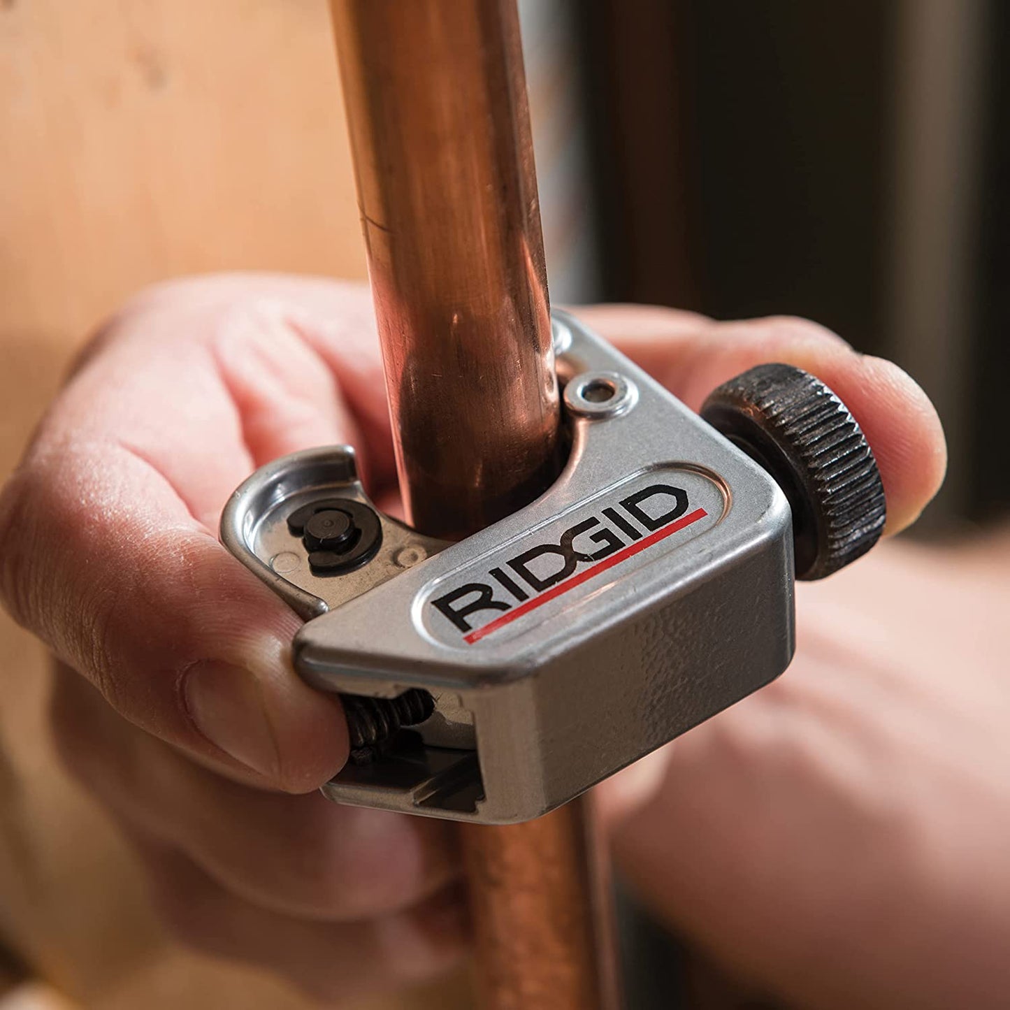 RIDGID  3/16 in. to 15/16 in. 104 Close Quarters Copper, Aluminum, Brass, and Plastic Tubing Cutter, Multi-Use Tubing Tool