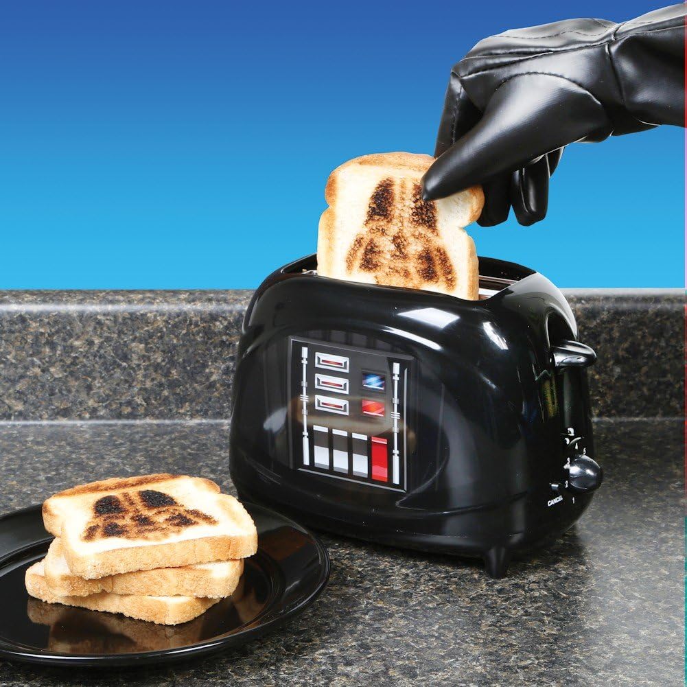 Uncanny Brands Star Wars Empire Collection 2-Slice Darth Vader Toaster