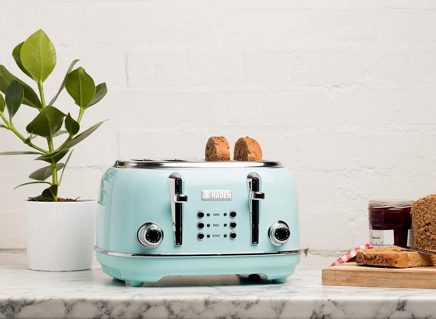 HADEN Heritage 1500-Watt 4-Slice Turquoise Wide Slot Retro Toaster with Removable Crumb Tray and Browning Control