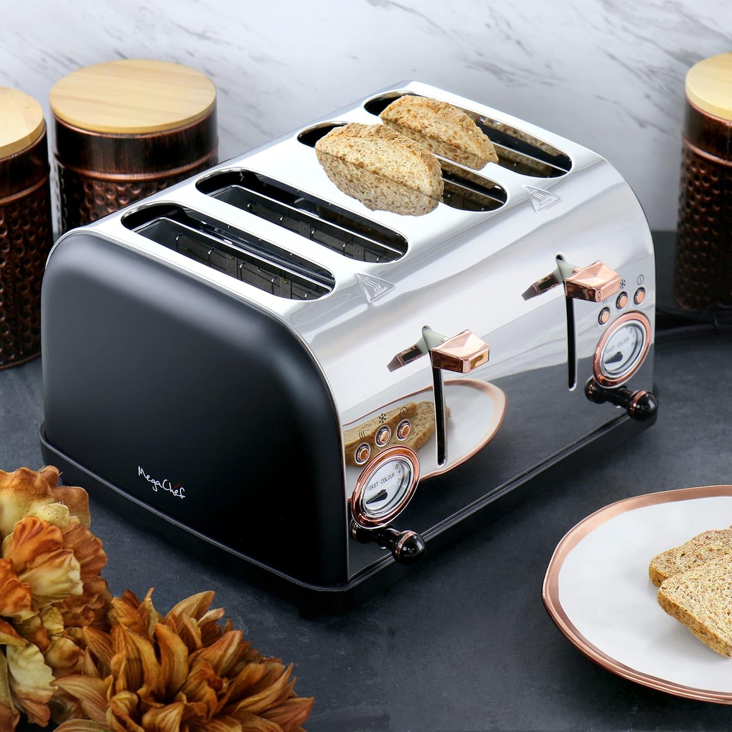 MegaChef 4-Slice Wide Slot Toaster With Variable Browning in Black and Rose Gold