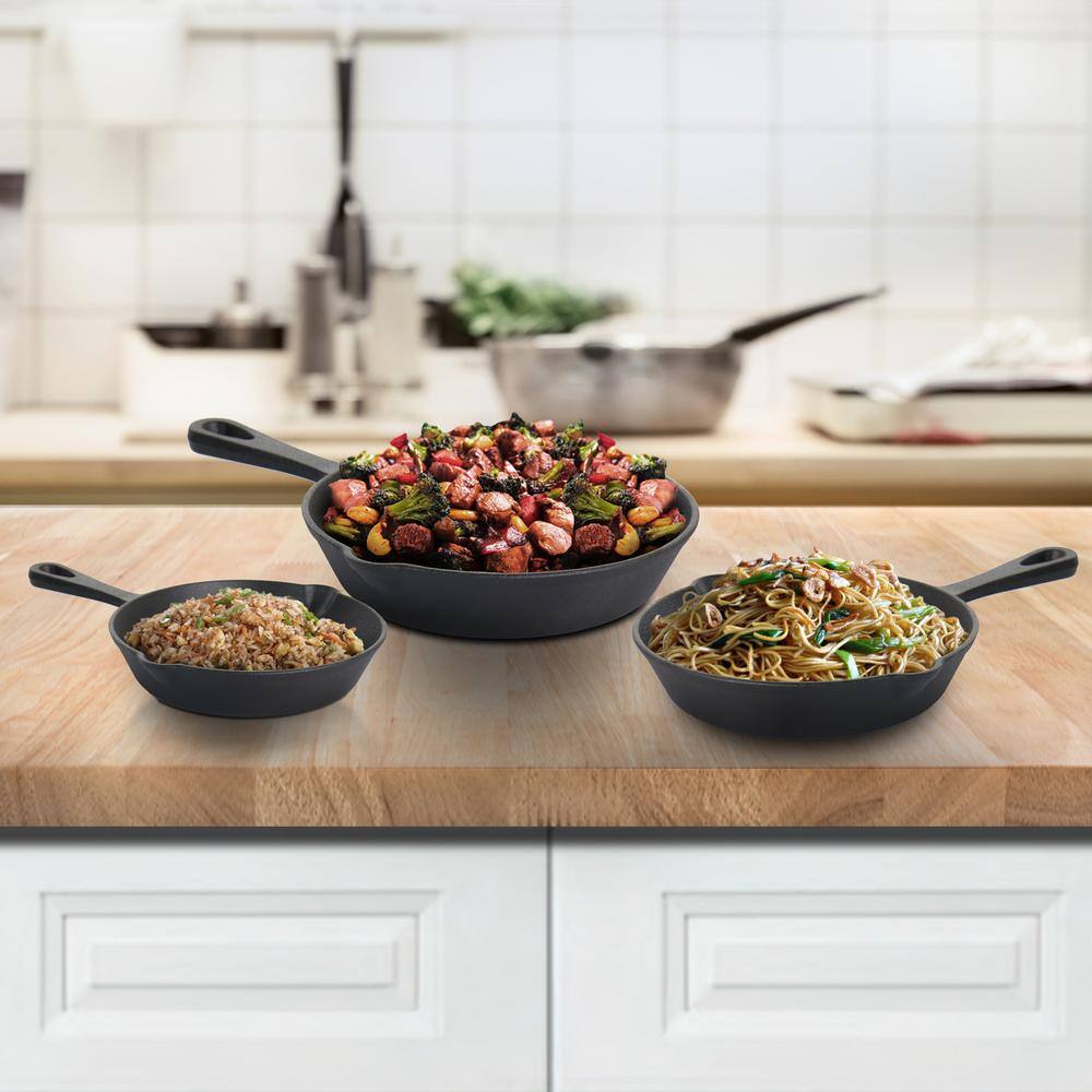 MegaChef Pre-Seasoned 3-Piece Cast Iron Skillet Set