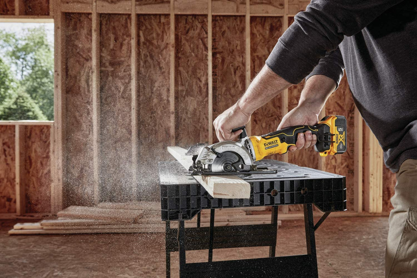 DEWALT  ATOMIC 20V MAX Cordless Brushless 4-1/2 in. Circular Saw (Tool Only)