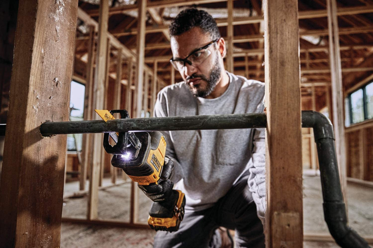 DEWALT  ATOMIC 20V MAX Cordless Brushless Compact Reciprocating Saw (Tool Only)