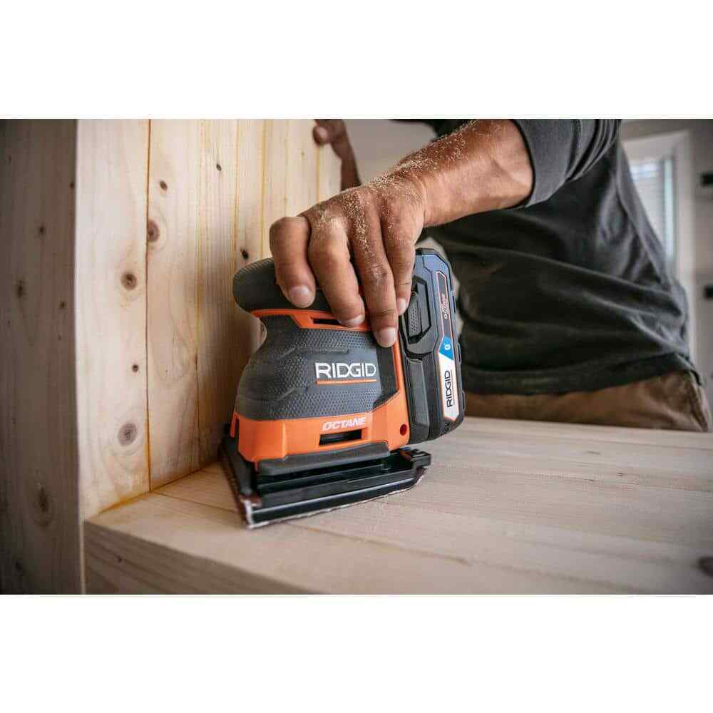 RIDGID 18V OCTANE Brushless Cordless 3-Speed 1/4 Sheet Sander